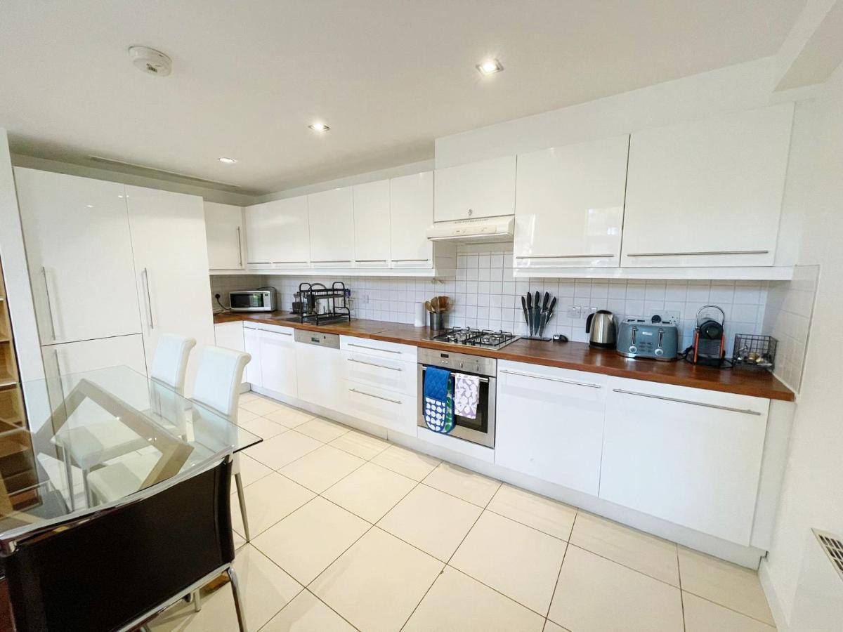 Portobello Dock Canalside Apartment London Ngoại thất bức ảnh